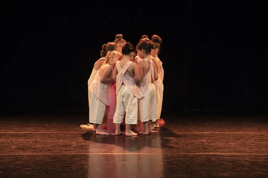 Elèves de l'école de danse de Montpon en éveil